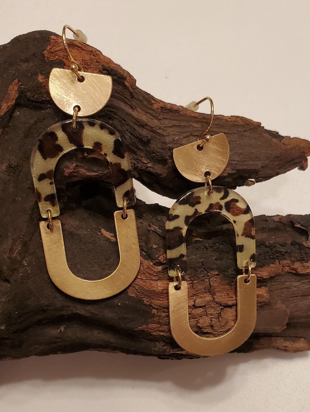 Leopard Print Acrylic Resin And Gold Brushed Oval Link Fish Hook Earrings New
